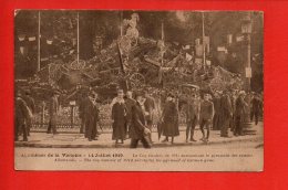 Apothéose De La Victoire - 14 Juillet 1919 - Le Coq Gaulois De 1914 Surmontant La Pyramide Des Canons Allemands - Betogingen