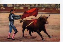 CPA.Ethnique.1934.San Sebastian.Corridas De Toros.Suerte De Muleta.Taureau Et Toréador. - Europe