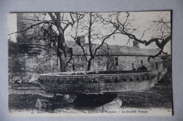 SAINT-HERBOT (FINISTERE), Le Château Du Rusquec, La Grande Vasque - Saint-Herbot