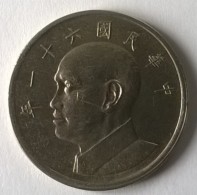 Monnaie - Taiwan - 10 Yuan - - Taiwan