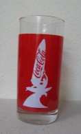 AC - COCA COLA SURFING ILLUSTRATED GLASS FROM TURKEY - Kopjes, Bekers & Glazen