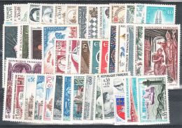 Année 1966 **43 Timbres Conservés En Pochette - 1960-1969