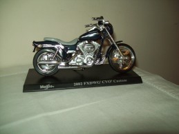 Harley Davidson (2002 FXDWG CVO Custon) "Maisto"  Scala 1/18 - Motorräder