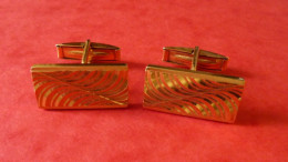 Boutons De Manchettes - Cuff Links & Studs