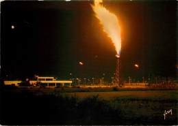 CARTE POSTALE : LACQ . COULEURS ET LUMIERE DE FRANCE . GISEMENT DE GAZ NATUREL . - Lacq