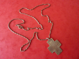 Chaine Avec Croix - Necklaces/Chains