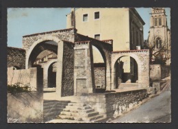 DF / 34 HERAULT / CASTRIES / LA MAIRIE ET L' ANCIEN MOULIN À HUILE. AU FOND, L' EGLISE / CIRCULÉE EN 1968 - Castries