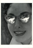 Robert Doisneau Photographe : Les Lunettes Miroirs 1953 (éd Du Désastre Neuve) Portrait Femme Vieille Voiture - Doisneau