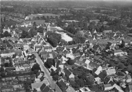 50-SAINTE-MERE-L'EGLISE- VUE D'ENSEMBLE ET ROUTE DE LA GARE - Sainte Mère Eglise