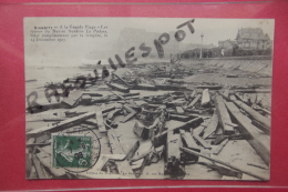 Cp Biarritz A La Grande Plage Les Epaves Du Navire Suedois Le Padosa - Rampen