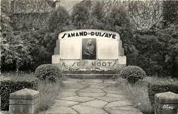 - Depts Div.-ref-HH328- Nievre - Saint Amand En Puisaye - St Amand En Puisaye - Monument Aux Morts - - Saint-Amand-en-Puisaye