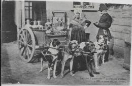 CPA Métier Marchande De Lait Laitière Flamande Voiture à Chien BELGIQUE Non Circulé - Other & Unclassified