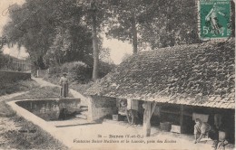 91 - BURES - Fontaine Saint Mathieu Et Le Lavoir, Près Des Ecoles - Bures Sur Yvette