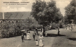 GUINEE FRANCAISE - CONAKRY La Sortie De L'Eglise Protestante - Guinée Française