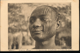 Tchad ---  Un Sara De Fort Archambault Le Nombre Des Cicatrices Indique La Tribu - Chad