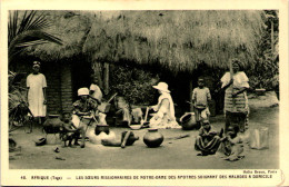 TOGO - Les Soeurs Missionnaires De Notre-Dame Des Apôtres Soignant Des Malades à Domicile - Togo