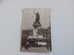 28 - PARIS Statue De La Republique - 1921 - Statues