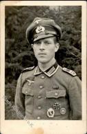 WK II Soldat Orden Verwundeten Abzeichen Eisernes Kreuz Inf. Sturmabzeichen  Foto AK I-II - Ohne Zuordnung