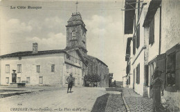 64 - PYRENEES ATLANTIQUES - Urrugne - Place - Eglise - Urrugne