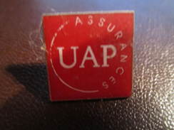 Pin´s ASSURANCES UAP - Banks