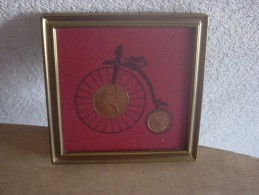 VELOCIPEDE AVEC CURIEUX MONTAGE DE  PIECES - ONE PENNY ET  FARTHING - Other & Unclassified