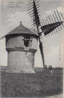 CPA Moulin à Vent Non Circulé LARMOR - Windmühlen