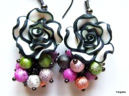 Boucles D'oreilles Fleurs Noir Blanc Polymère Artisanales Perles Multicolores Accessoires Noirs  A Porter En Toutes Sais - Boucles D'oreilles