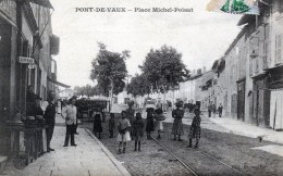 Pont-de-vaux. Place Michel-Poisat. (Animée, Devant Salon De Coiffeur). - Pont-de-Vaux