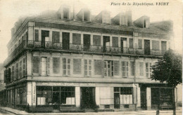 VICHY - Place De La République Hôtel Restaurant Du Progrés - Vichy