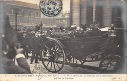 PARIS - ALPHONSE XIII A PARIS EN 1905 , S. M .LE ROI ET M. LE PRESIDENT DE LA REPUBLIQUE QUITTENT LE PANTHEON - Autres & Non Classés