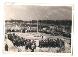 Photo Format Legerement Inf Cpa - Camp De Concentration Inauguration Monument Souvenir - Guerre 1939-45