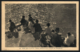 MAR DEL PLATA: Fishing By Night On The Fishermen´s Pier, Editor P.Tonini, Old PC With Stain Spots On Back - Argentine