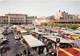 78-POISSY- LA MAIRIE ET LA PLACE DU MARCHE - Poissy