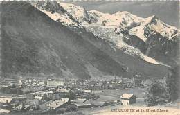 Chamonix      74     Vue Générale Et Le Mont Blanc - Chamonix-Mont-Blanc