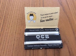 Papier à Cigarettes OCB Premium (Gomme Arabique Naturelle, ... Bien Roulées ...) (jaune) - Andere & Zonder Classificatie