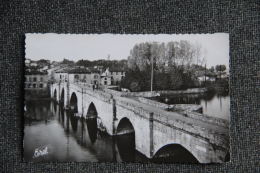 LIMOGES - Le Pont ST MARTIAL - Limoges