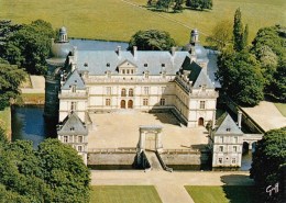 49 - Saint Georges Sur Loire : Château De Serrant - Vue Aérienne (ticket D´entrée Collé Au Dos) - Saint Georges Sur Loire