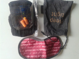 Alt910 Etihad Airways Abu Dhabi United Arab Emirates Slip Tight Amenity Kits Pouch Socks Dental Kit Eye Mask Aereo Avion - Regalos