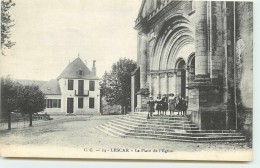 DEP 64 LESCAR LA PLACE DE L'EGLISE - Lescar