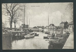 Haven Sluis. Belle Vue Animée. Bateaux à Quai. 2 Scans. - Sluis