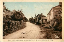 Cpa MONCOUTANT 79 La Cournolière - L' Entrée Du Village - Moncoutant