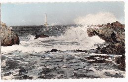 GOURY-HAGUE. - Le Phare Par Tempête. Cpsm 9x14 - Autres & Non Classés