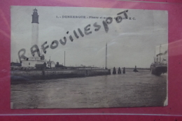 Cp Dunkerque Phare Et Sortie Du Port - Lighthouses