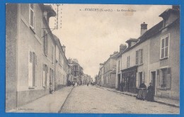 CPA - ESSONNE - ETRECHY - LA GRANDE RUE - Animation Commerce - éditions Albaret / 2 - Etrechy