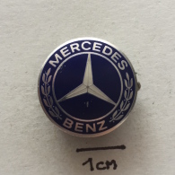 Badge (Pin) ZN002155 - Automobile (Car) Truck (Lastkraftwagen / Kamion) Mercedes-Benz - Mercedes