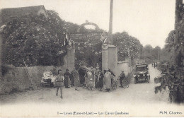 Cp 28 LEVES Les Caves Gauloises  ( Parc D´attraction A FOLTIER  Gaulois Voitures Automobiles ) - Lèves