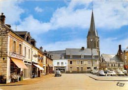 76-YVERVILLE- LA PLACE GENERALE LECLERC ET L'EGLISE - Yerville