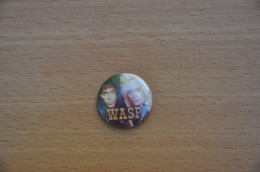 REF Y2  : Badge Ancien Epok 1980 Punk Pop Hard Rock Pin's Wasp - Musique