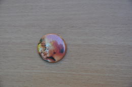 REF Y4  : Badge Ancien Epok 1980 Punk Pop Hard Rock Cyndi LAUPER - Musique