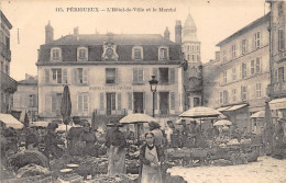 24-PERIGUEUX- L'HÖTEL DE VILLE ET LE MARCHE - Périgueux